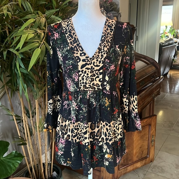 Cupio ladies, long sleeve baby doll style V-neck blouse, NWOT size medium - Picture 14 of 14